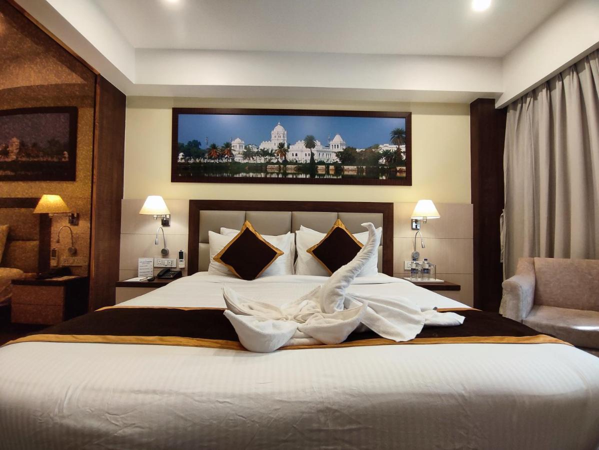 Hotel Rimi International 阿加尔塔拉 外观 照片