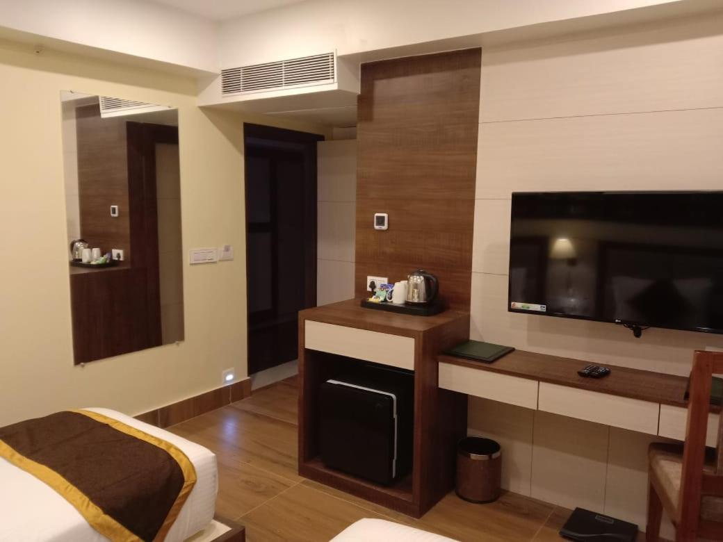 Hotel Rimi International 阿加尔塔拉 外观 照片
