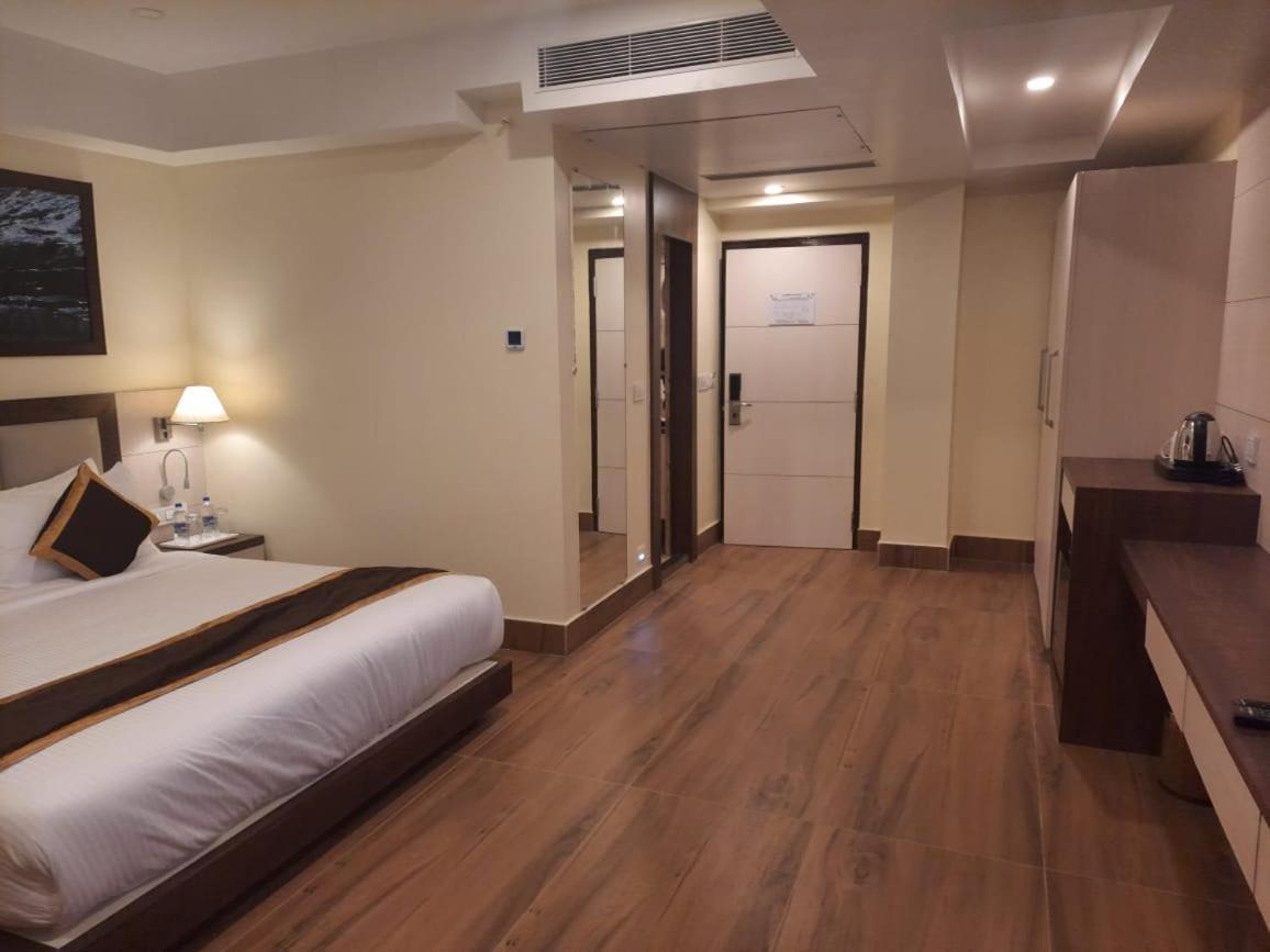 Hotel Rimi International 阿加尔塔拉 外观 照片