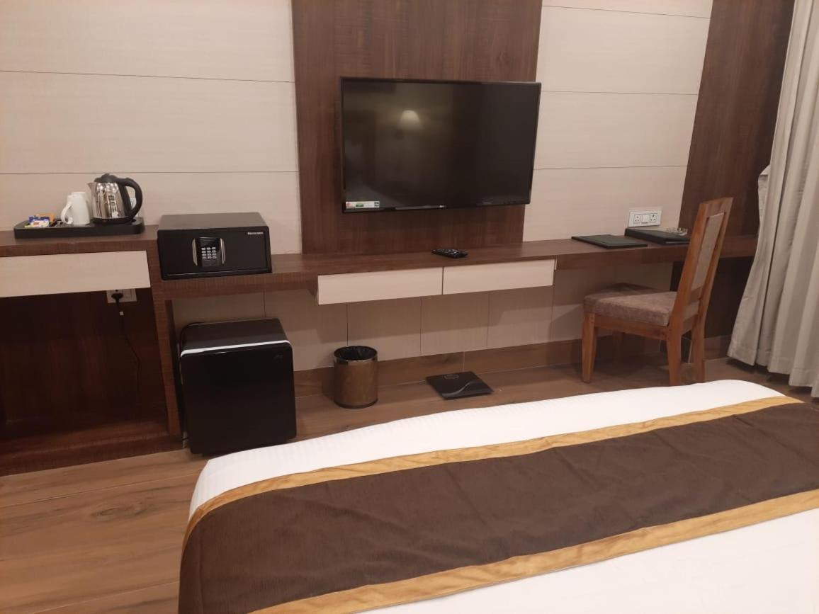 Hotel Rimi International 阿加尔塔拉 外观 照片