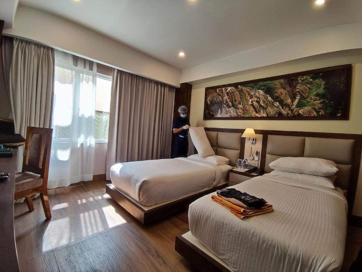 Hotel Rimi International 阿加尔塔拉 外观 照片