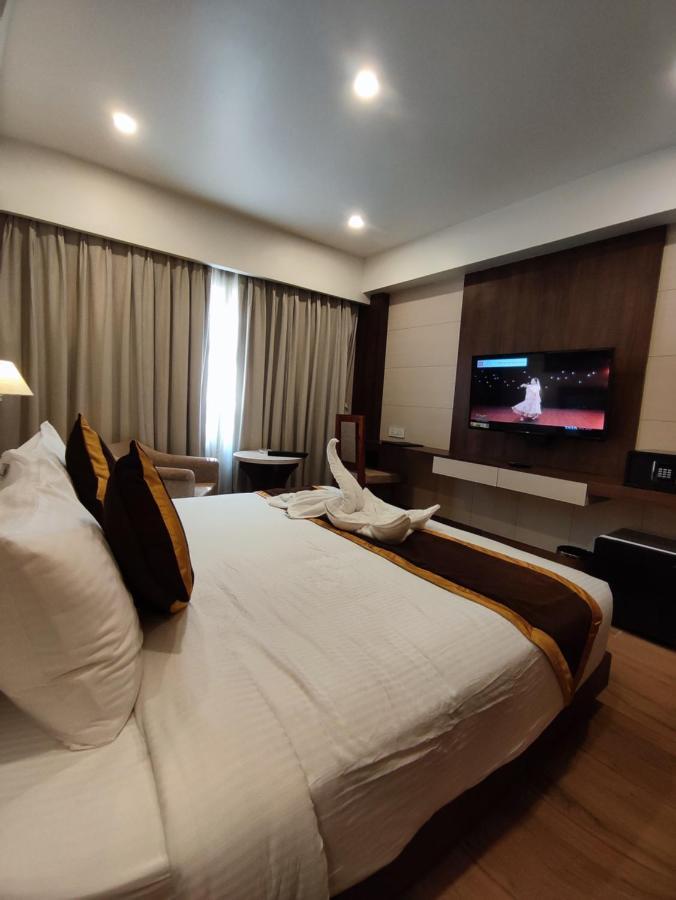 Hotel Rimi International 阿加尔塔拉 外观 照片