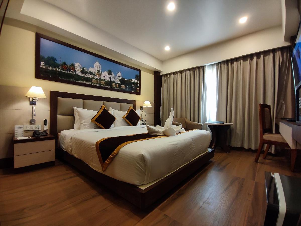 Hotel Rimi International 阿加尔塔拉 外观 照片
