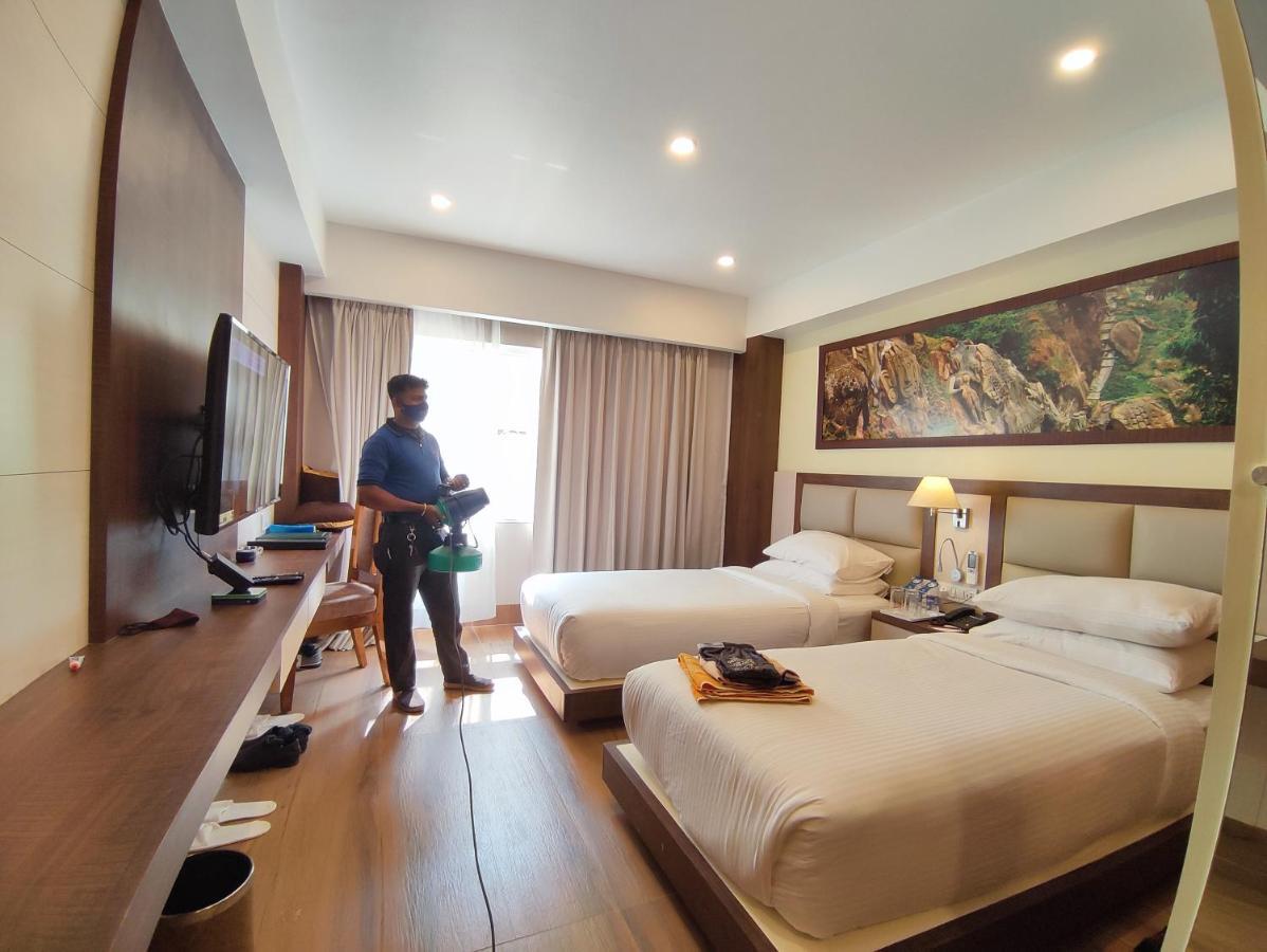 Hotel Rimi International 阿加尔塔拉 外观 照片