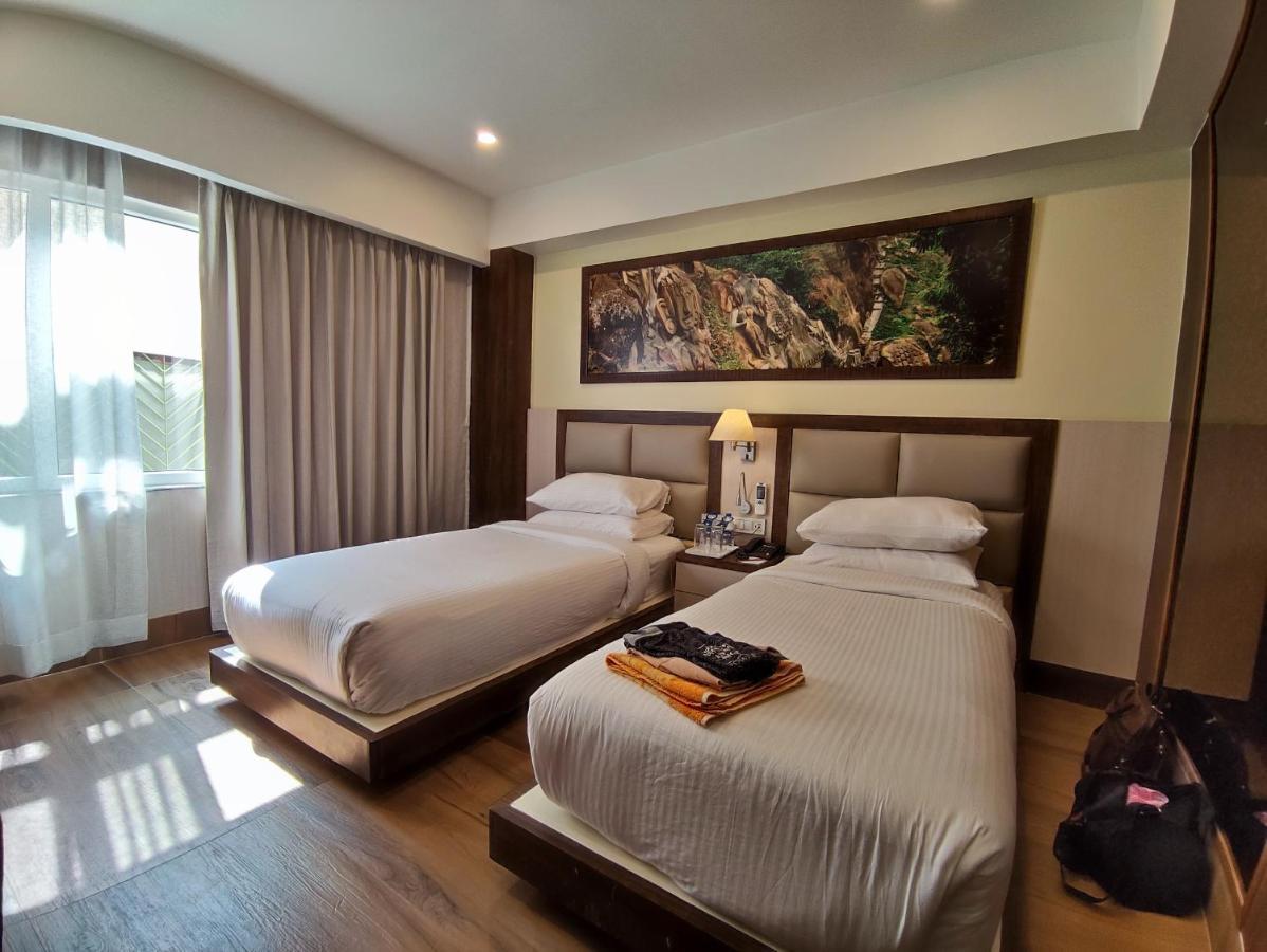 Hotel Rimi International 阿加尔塔拉 外观 照片