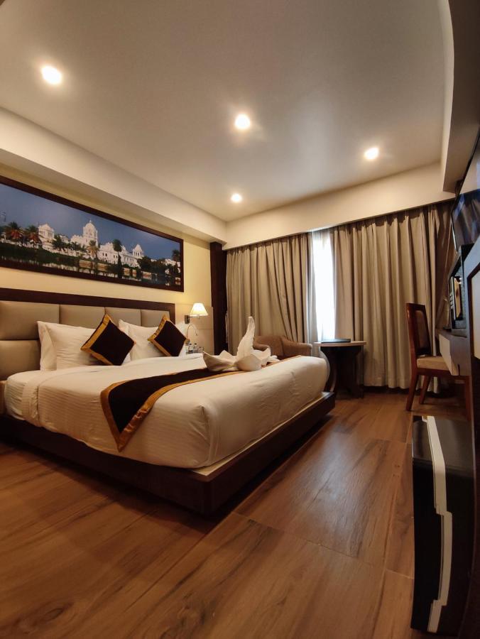 Hotel Rimi International 阿加尔塔拉 外观 照片