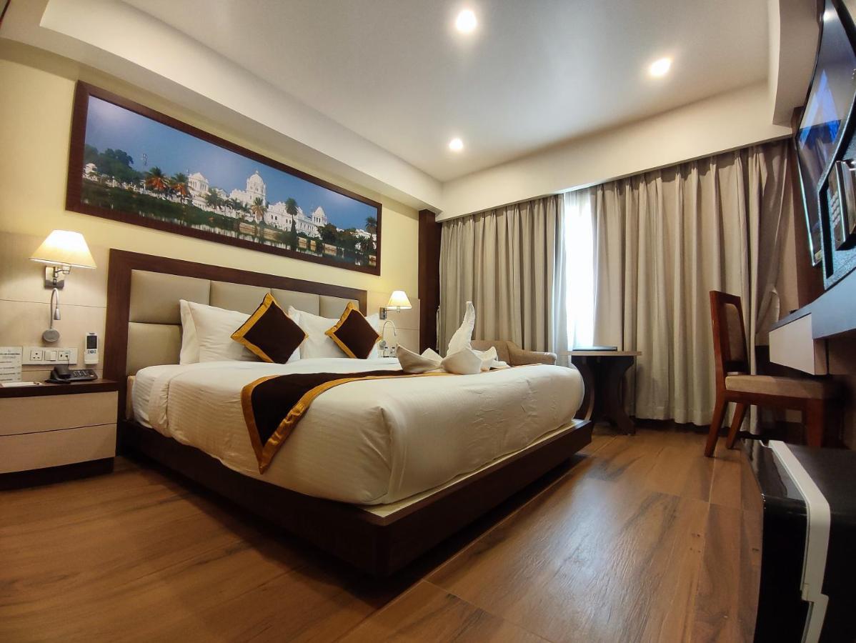 Hotel Rimi International 阿加尔塔拉 外观 照片