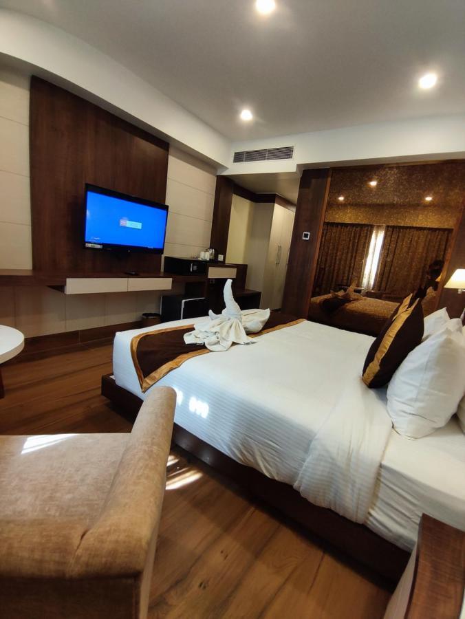 Hotel Rimi International 阿加尔塔拉 外观 照片