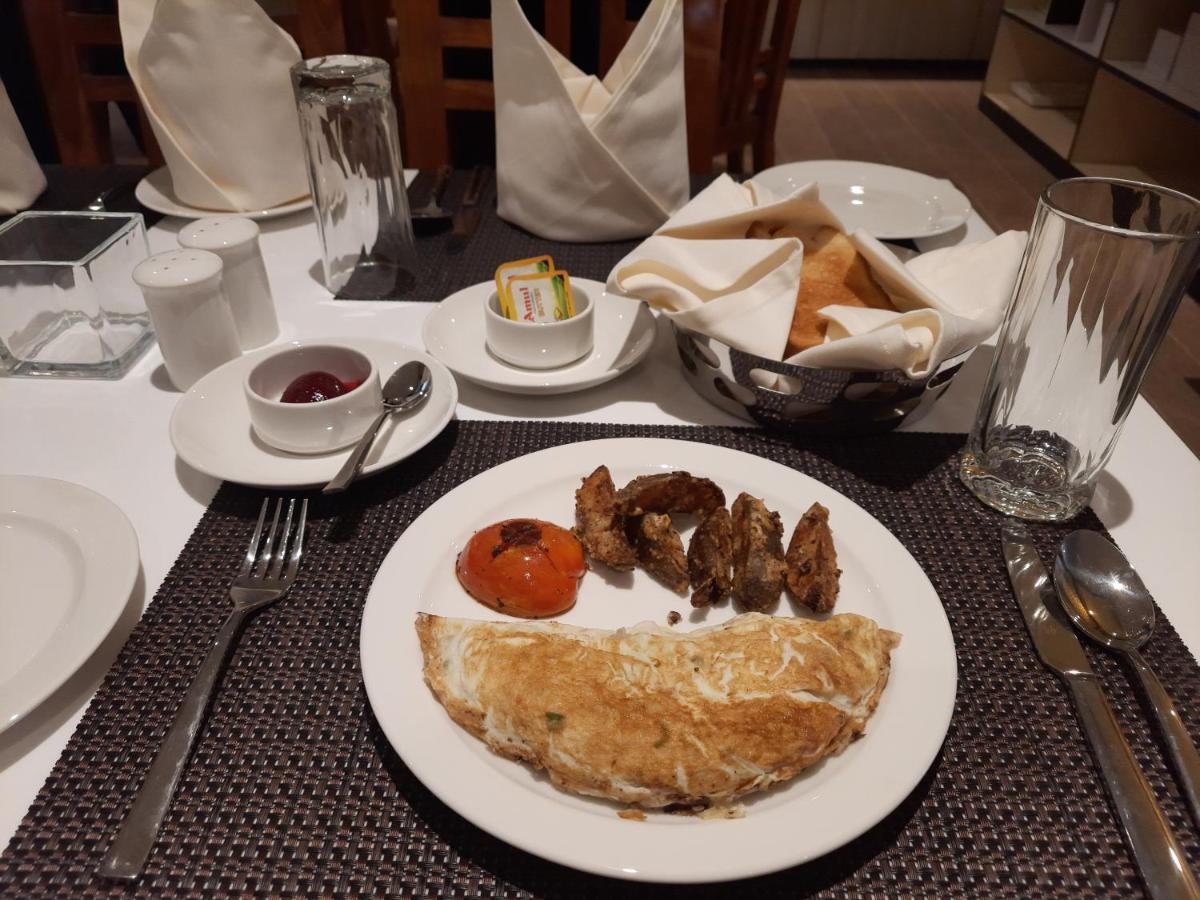 Hotel Rimi International 阿加尔塔拉 外观 照片