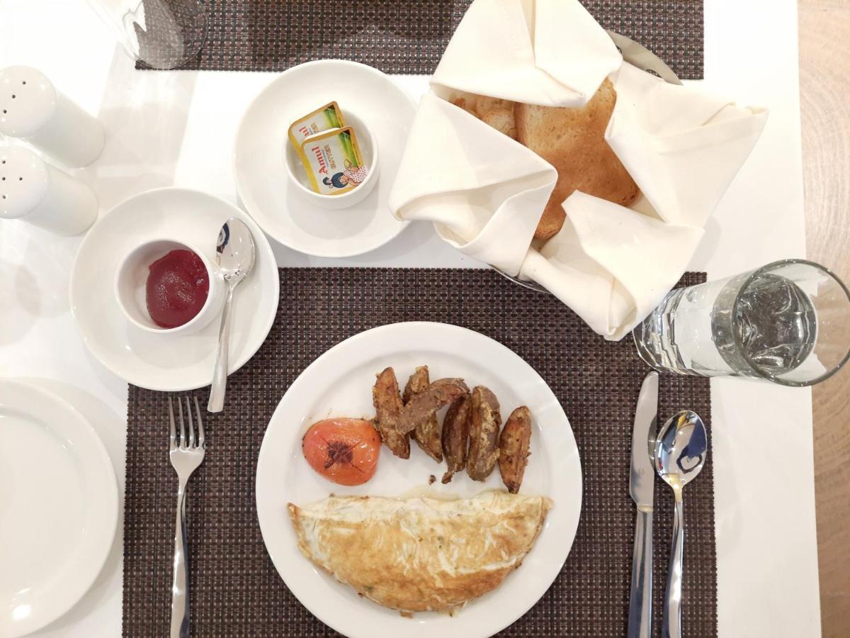 Hotel Rimi International 阿加尔塔拉 外观 照片