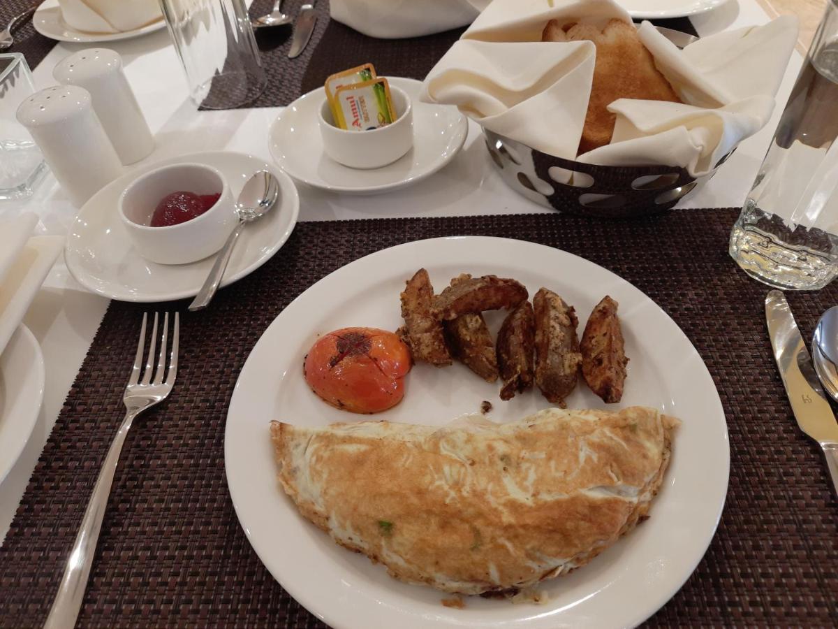 Hotel Rimi International 阿加尔塔拉 外观 照片
